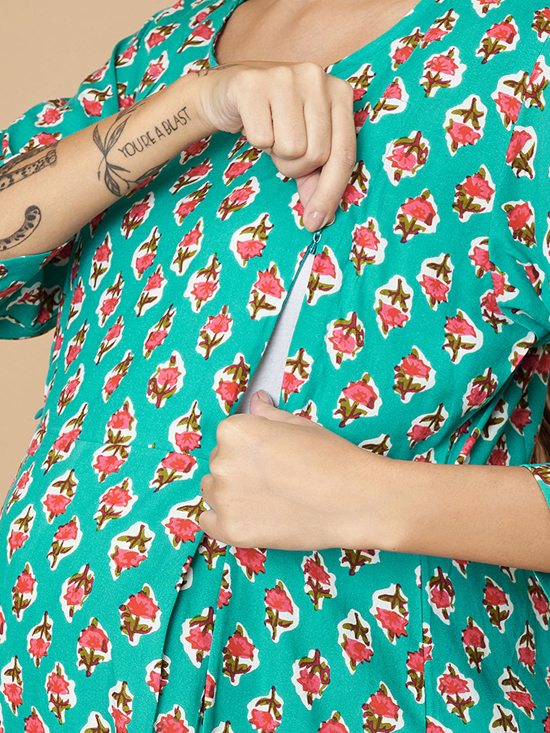 Green Booti Printed Maternity Feeding Gown with Zip