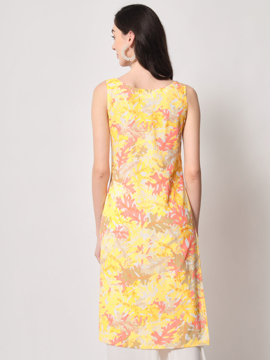 Boat Neck Yellow Flower Printed Sleeve less kurta