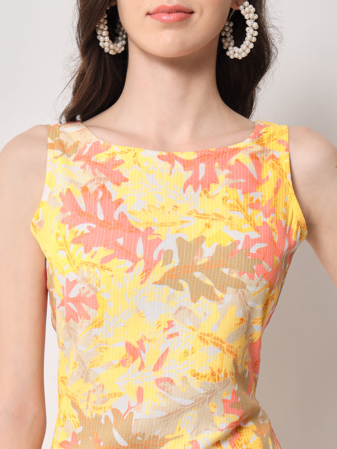 Boat Neck Yellow Flower Printed Sleeve less kurta