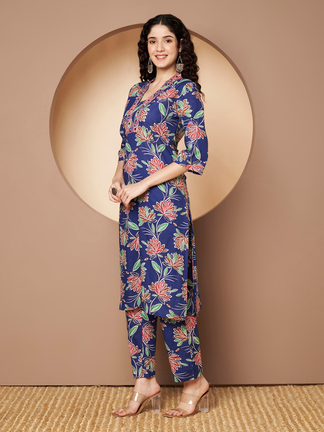 Blue Flower Printed V Neck Kurta with Pant Printed