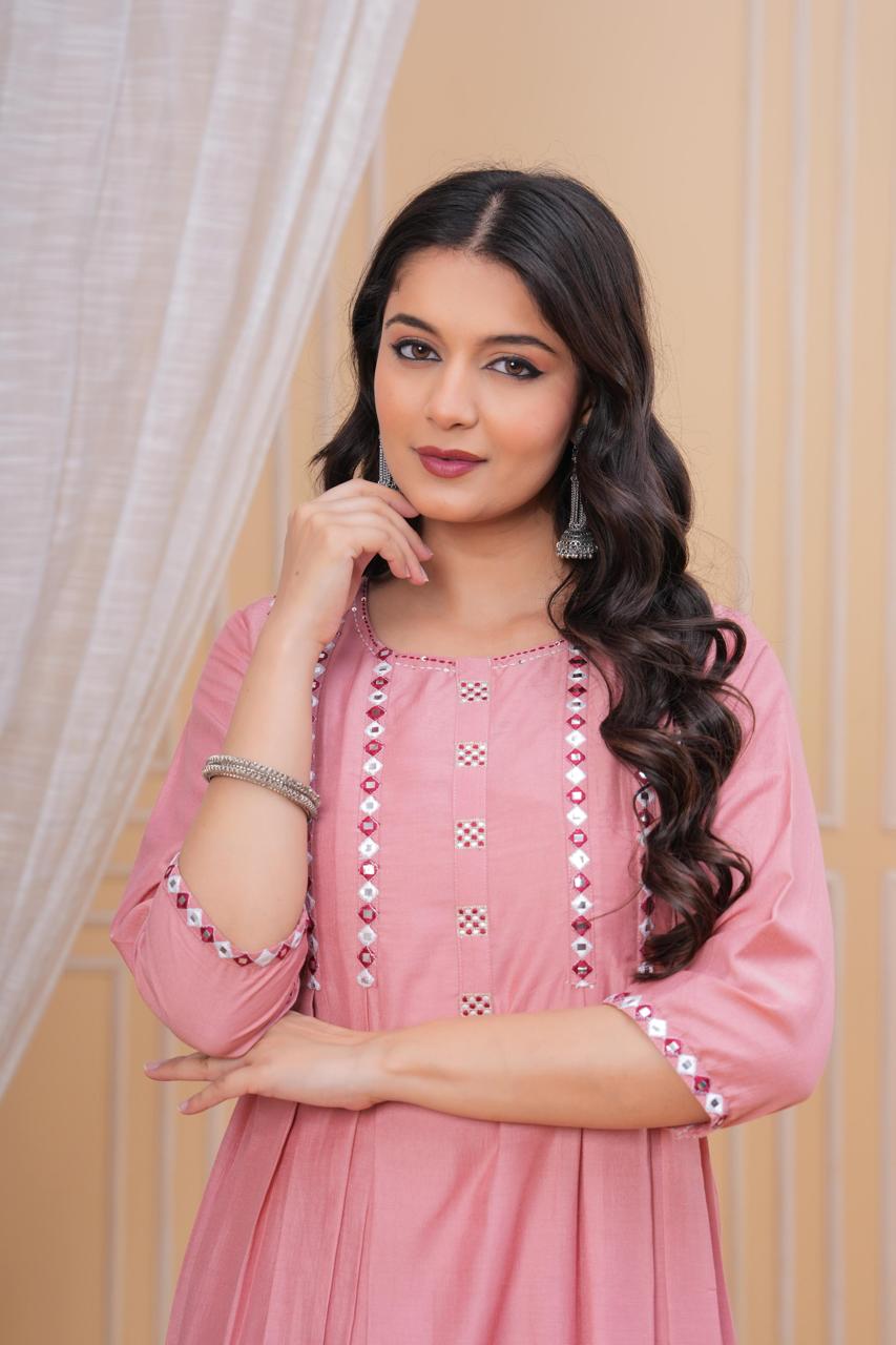 Women Chanderi Print Round Kurta with Pant Printed